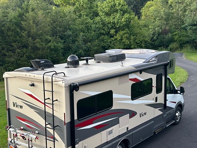 2017 WINNEBAGO VIEW photo 3