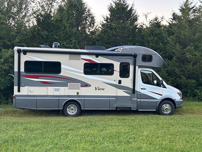 Used 2017 Winnebago View WM5424J