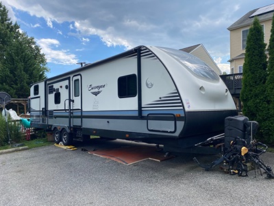 Used 2017 Forest River Surveyor 322BHLE