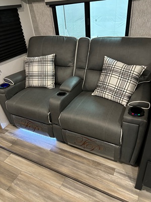 2023 COACHMEN FREEDOM EXPRESS photo 10