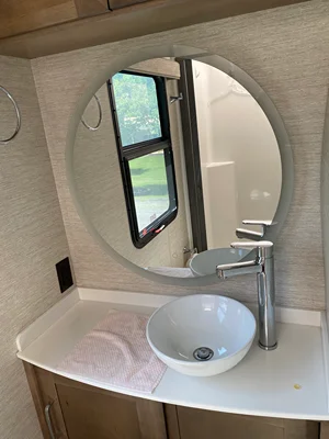 2022 TIFFIN MOTORHOMES WAYFARER photo 7