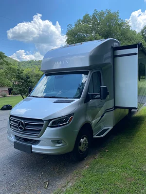 2022 TIFFIN MOTORHOMES WAYFARER photo 9