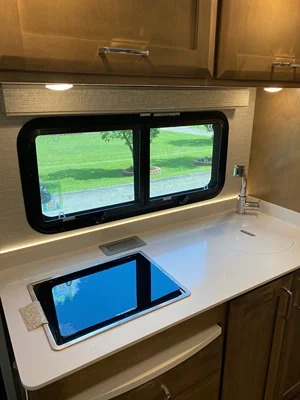 2022 TIFFIN MOTORHOMES WAYFARER photo 3
