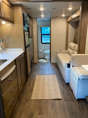 2022 TIFFIN MOTORHOMES WAYFARER photo 5