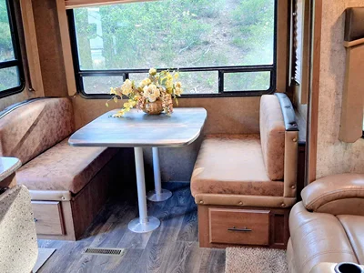 2019 OUTDOORS RV MOUNTAIN SERIES photo 2