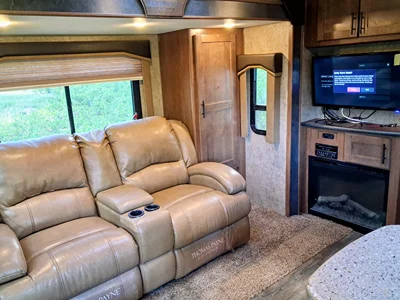 2019 OUTDOORS RV MOUNTAIN SERIES photo 3