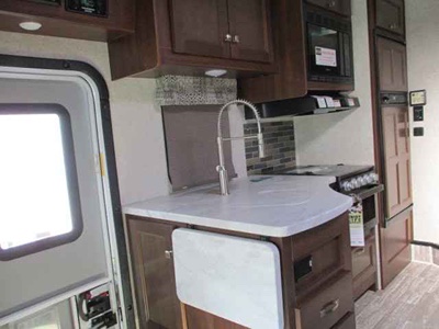 2018 FOREST RIVER SUNSEEKER photo 9