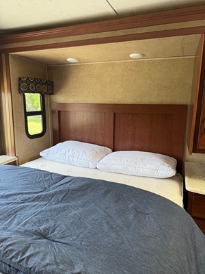 2017 FOREST RIVER SUNSEEKER photo 14