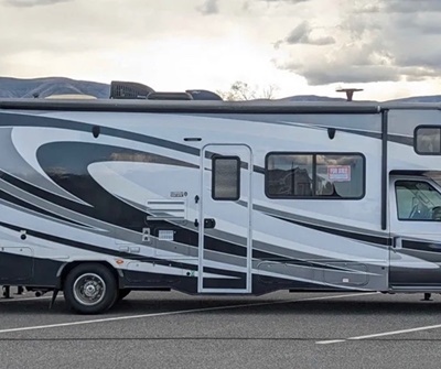 Used 2017 Forest River Sunseeker 3050S