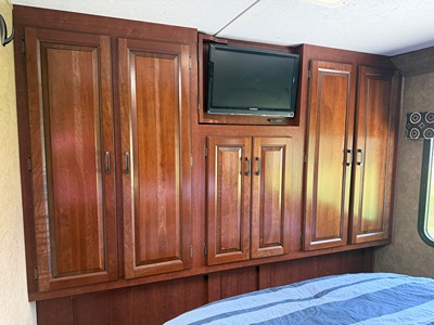 2017 FOREST RIVER SUNSEEKER photo 20