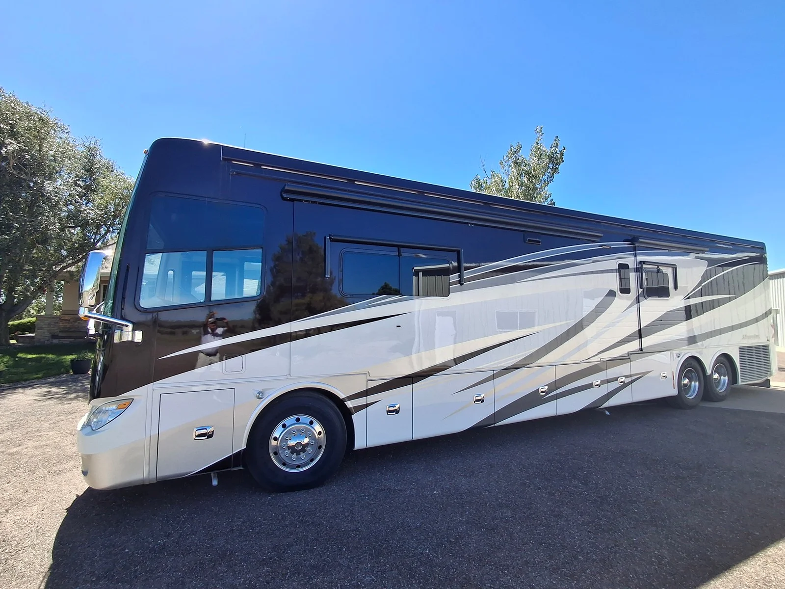 2015 TIFFIN MOTORHOMES ALLEGRO BUS exterior