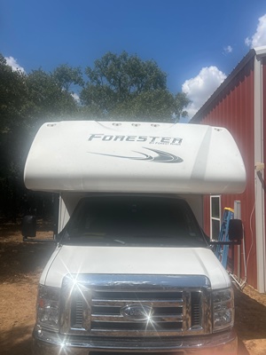 2021 FOREST RIVER FORESTER LE photo 2