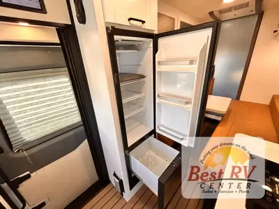 2027 Coachmen Beyond photo 29