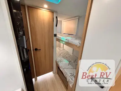 2027 Winnebago Micro Minnie photo 38