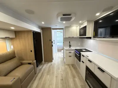 2027 Winnebago Thrive photo 40