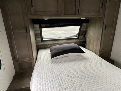 2022 VENTURE RV SPORTTREK photo 2