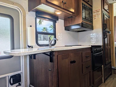 2018 FOREST RIVER SUNSEEKER photo 5