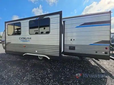 2022 Coachmen Catalina Legacy photo 2