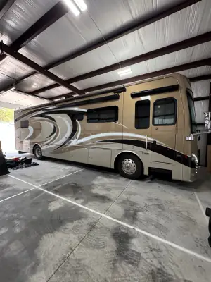 Used 2017 Thor Motor Coach Venetian M37