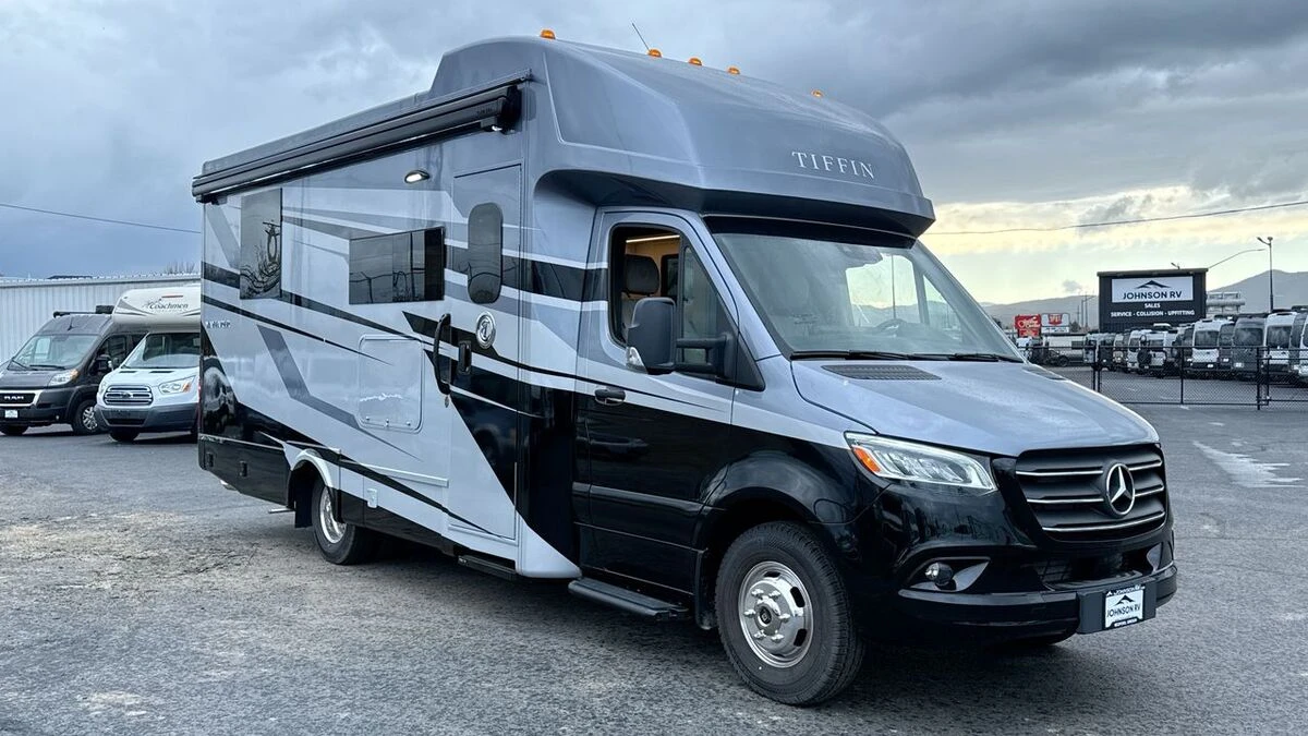 2026 Tiffin Motorhomes Wayfarer exterior