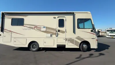 2018 Winnebago Vista photo 3