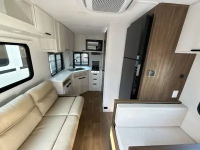 2027 Winnebago Access photo 11