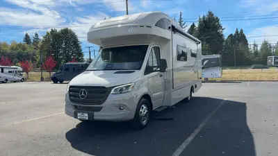 2027 Winnebago Navion photo 7