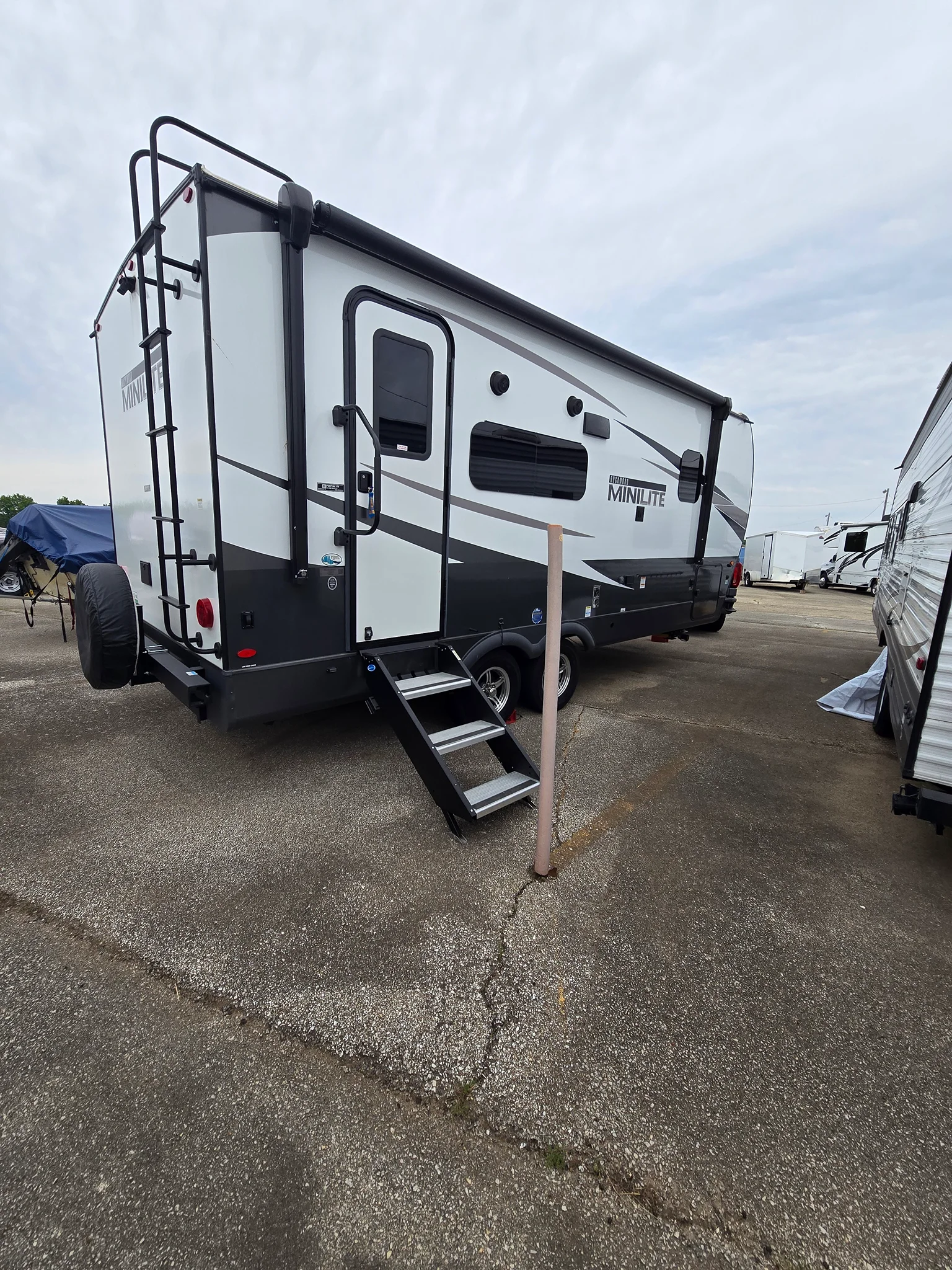 2024 FOREST RIVER ROCKWOOD MINI LITE exterior