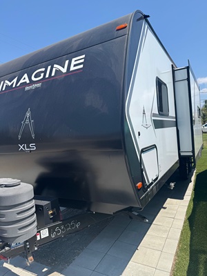 2025 GRAND DESIGN IMAGINE XLS photo 2