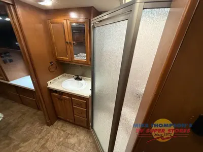 2013 Tiffin Motorhomes Allegro photo 11
