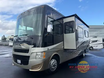 2013 Tiffin Motorhomes Allegro photo 4