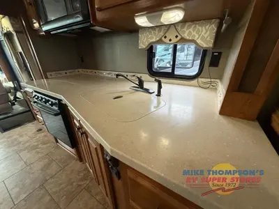 2013 Tiffin Motorhomes Allegro photo 8