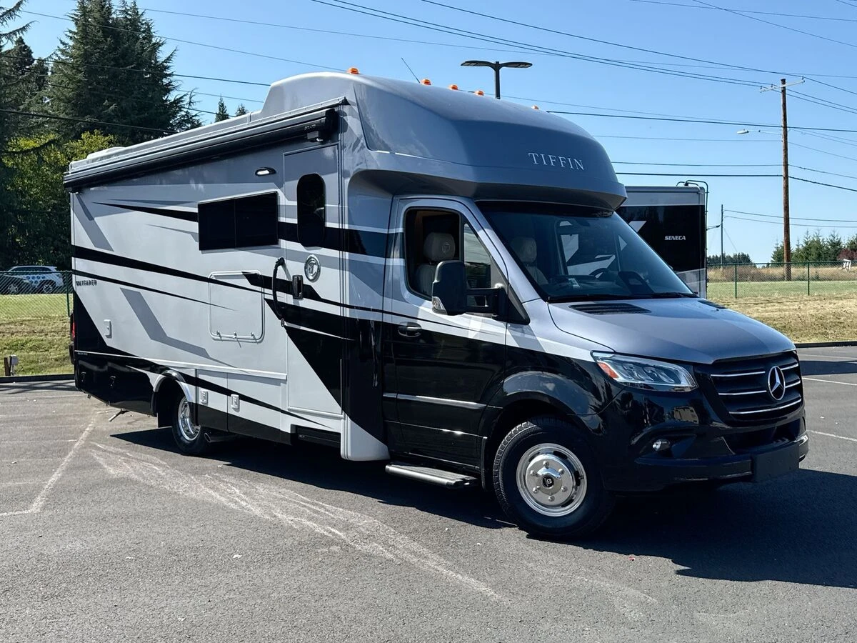 2026 Tiffin Motorhomes Wayfarer exterior