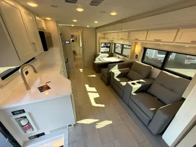 2027 Renegade Verona photo 42