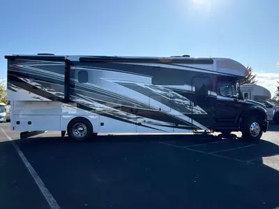 2027 Renegade Verona photo 10