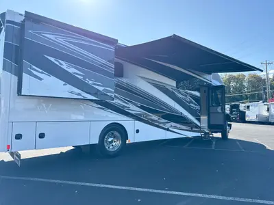 2027 Renegade Verona photo 13