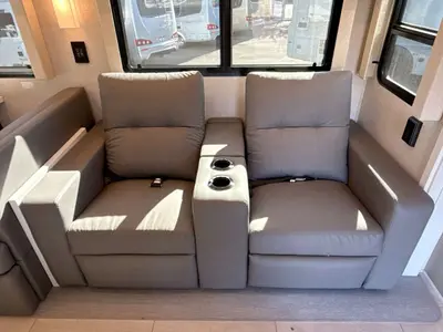 2027 Renegade Verona photo 25