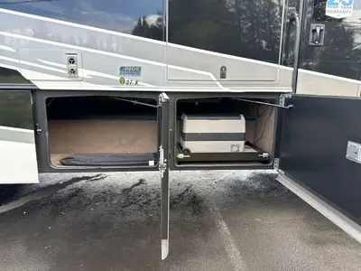 2027 Jayco Seneca photo 24