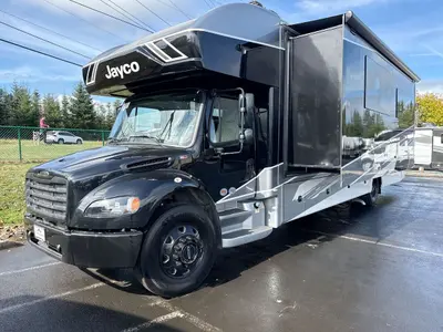 2027 Jayco Seneca photo 5
