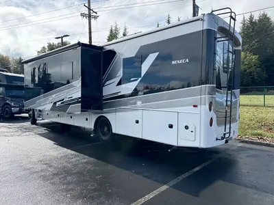 2027 Jayco Seneca photo 7