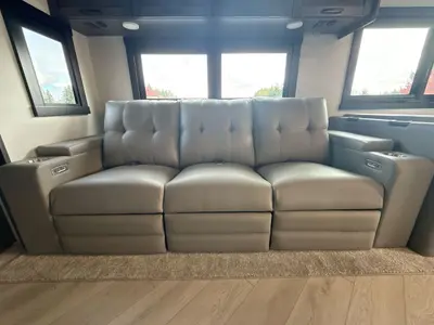 2027 Jayco Seneca photo 41