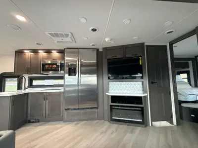 2027 Jayco Seneca photo 13