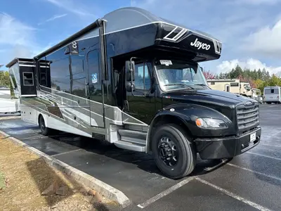 2027 Jayco Seneca photo 3
