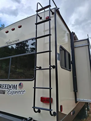 2018 COACHMEN FREEDOM EXPRESS LIBERTY EDITION photo 5