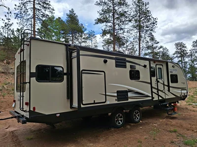 2018 COACHMEN FREEDOM EXPRESS LIBERTY EDITION photo 3