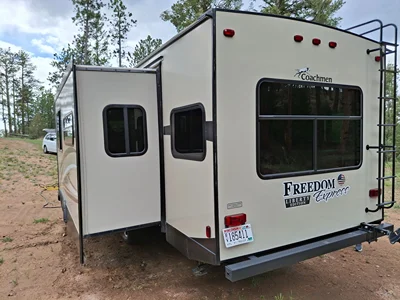2018 COACHMEN FREEDOM EXPRESS LIBERTY EDITION photo 6