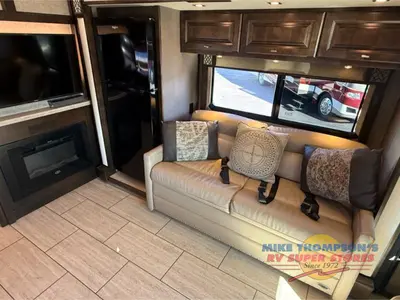 2019 Tiffin Motorhomes Allegro Breeze photo 10