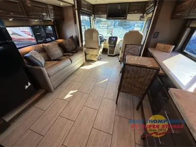 2019 Tiffin Motorhomes Allegro Breeze photo 9