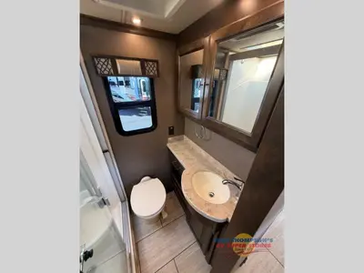 2019 Tiffin Motorhomes Allegro Breeze photo 19