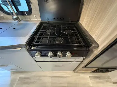 2021 Winnebago Micro Minnie photo 16